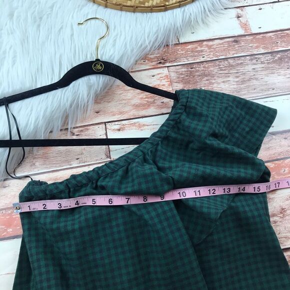 Petersyn‎ green gingham plaid one shoulder top - Picture 4 of 8